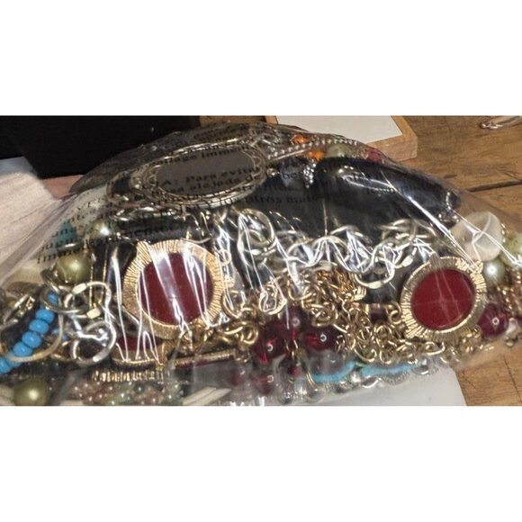 Mixed Craft & Scrap Jewelry Lot 3.31 Lbs With Charms Beads & Chains For DIY Proj - Picture 12 of 12